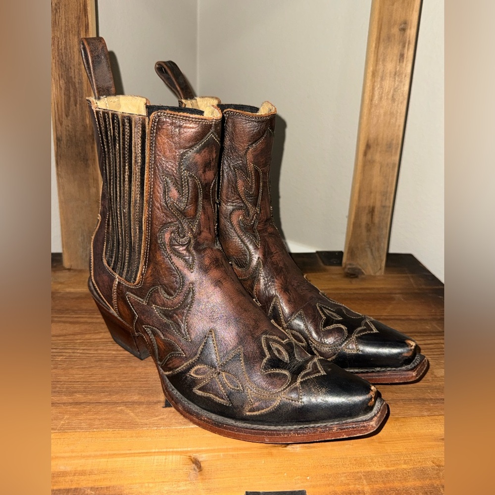Stetson Brown and Black Ankle Boots